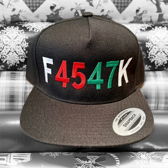 YuPoong Other - F4547K LOGO “CHRISTMAS EDITION” BALL CAP